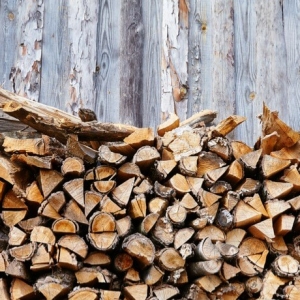 Prístrešok na drevo – záruka, že drevo bude vždy suché, vetrané a môžete s ním kedykoľvek vykurovať